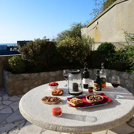 Les Chesneaux, Vue Hébergement de vacances *