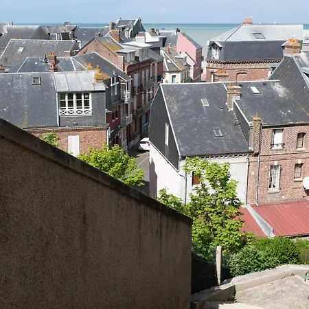 Les Chesneaux, Vue Hébergement de vacances *